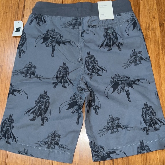 Gap kids boys pull on Batman grey shorts size large (10) NWT. - Picture 4 of 5